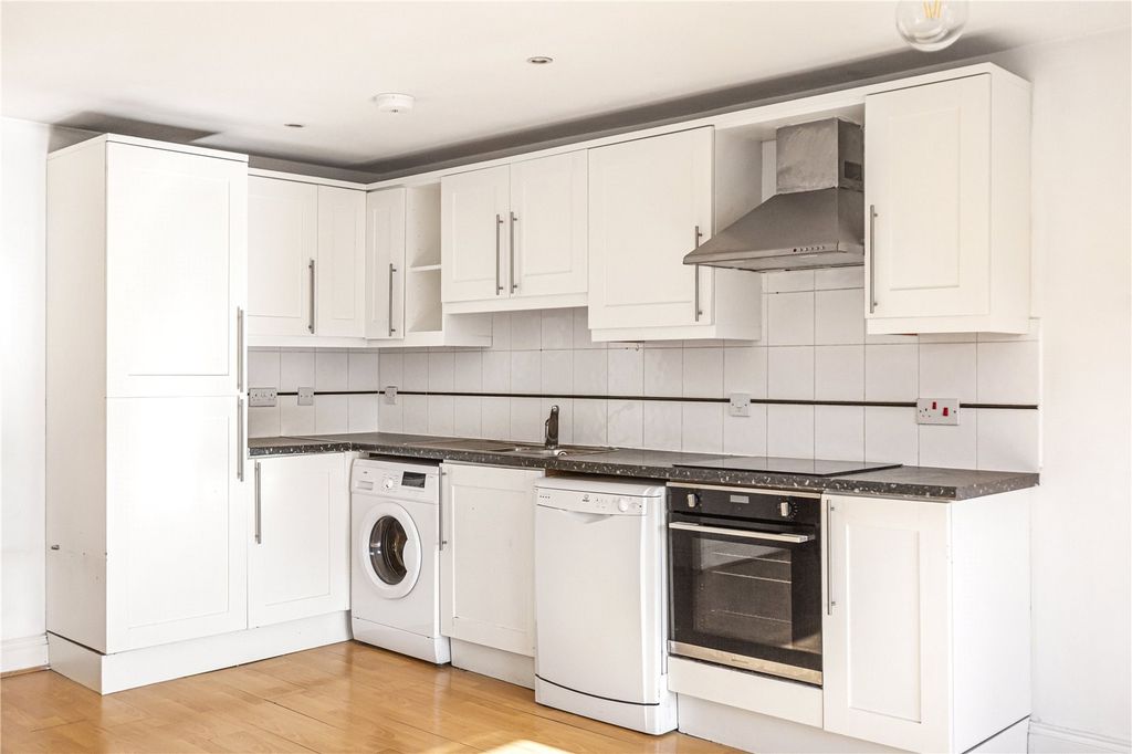 Property photo 3 of 10 Picture No. 01