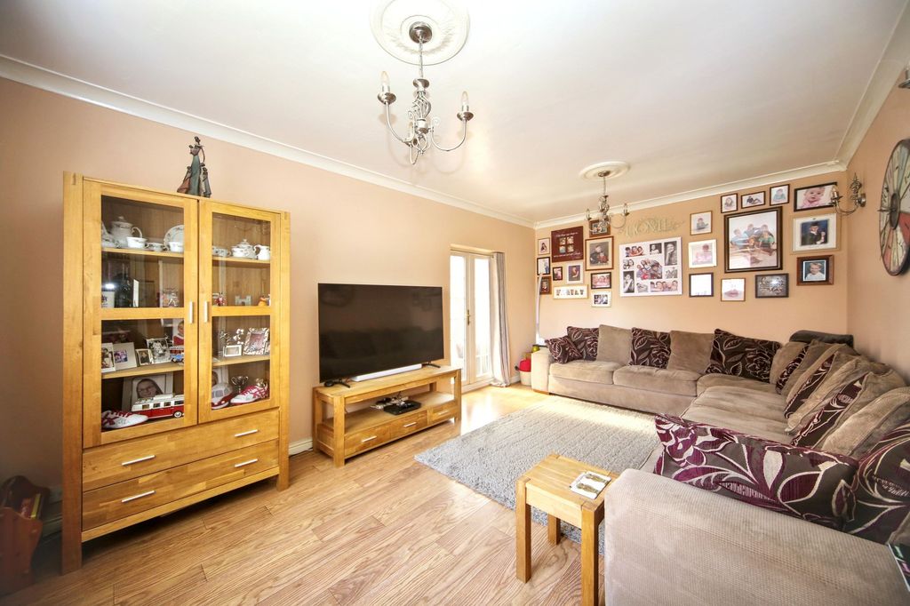 Property photo 2 of 24