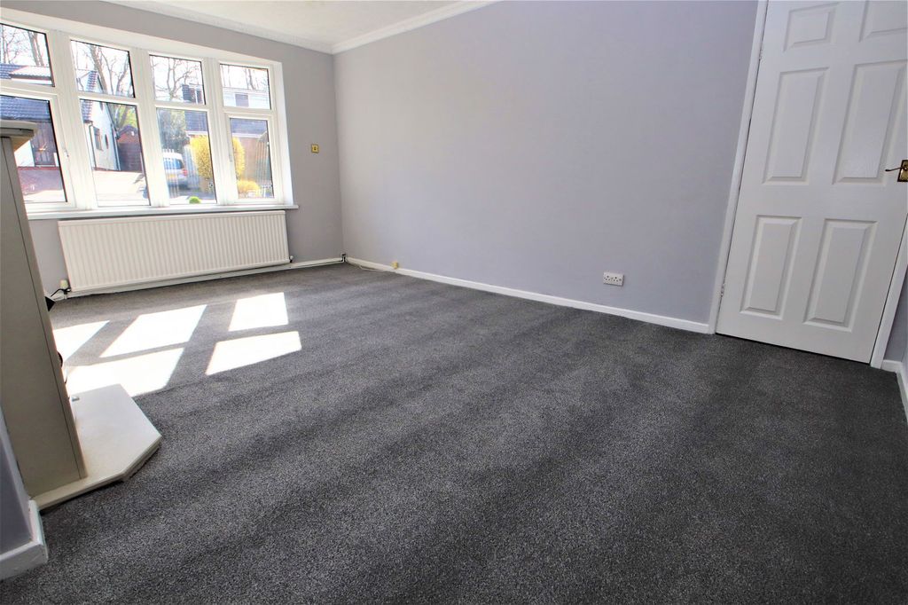 Property photo 3 of 27