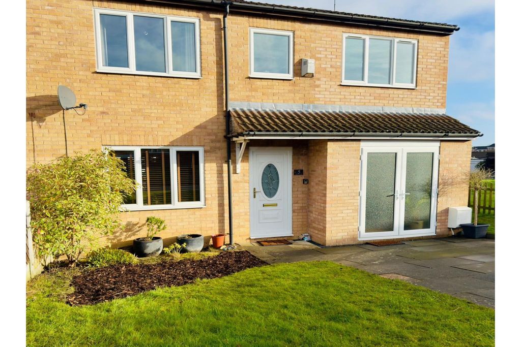 Property photo 2 of 23