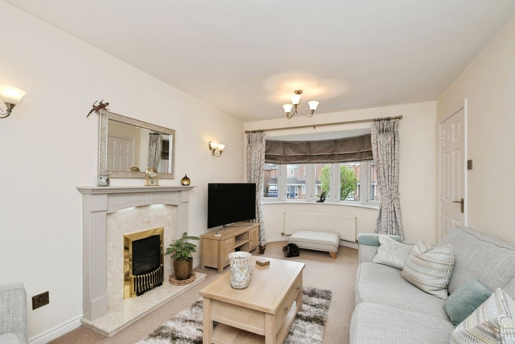 Property photo 2 of 20 Lounge