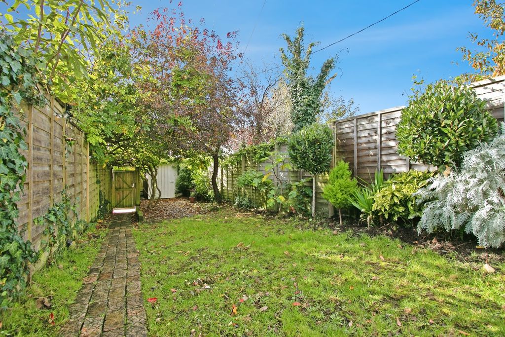 Property photo 3 of 14 Garden