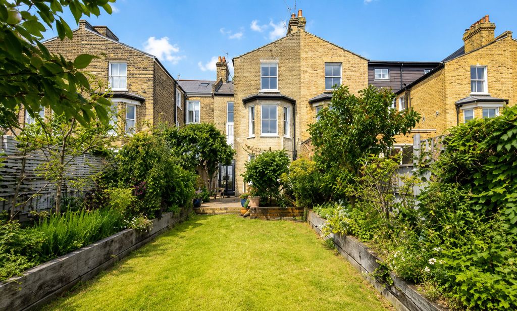 Property photo 2 of 11