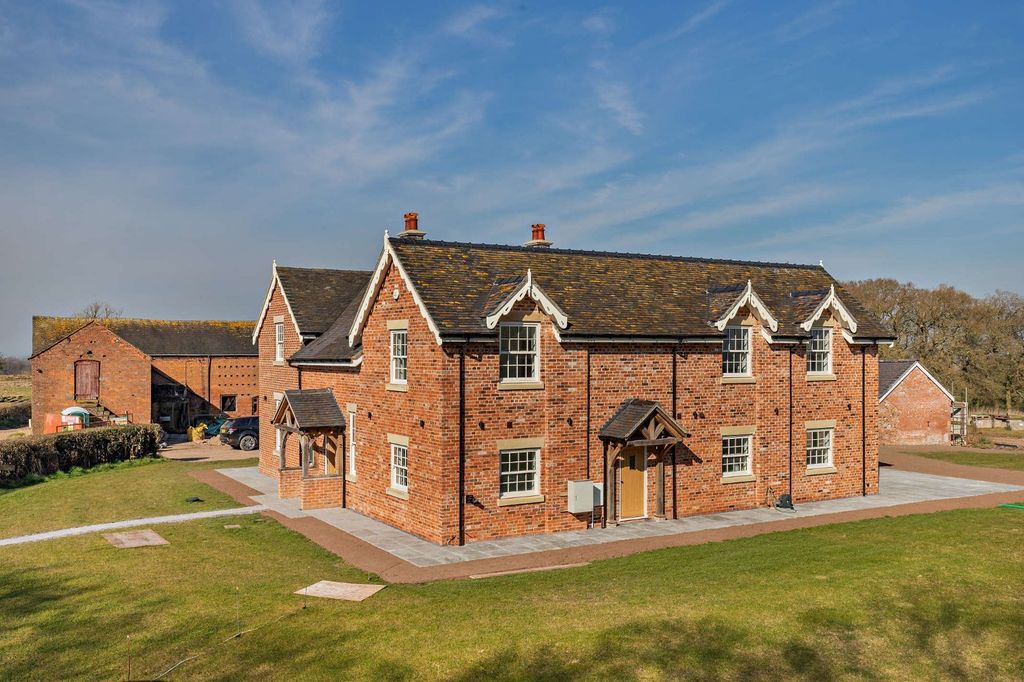 Property photo 1 of 18 Farm House