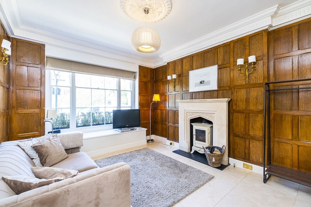 Property photo 1 of 13 Flat-2-56-Brompto...