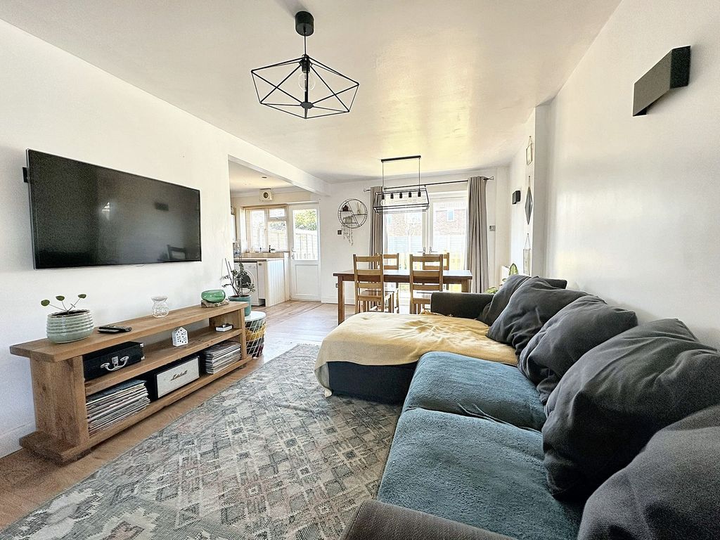 Property photo 3 of 17