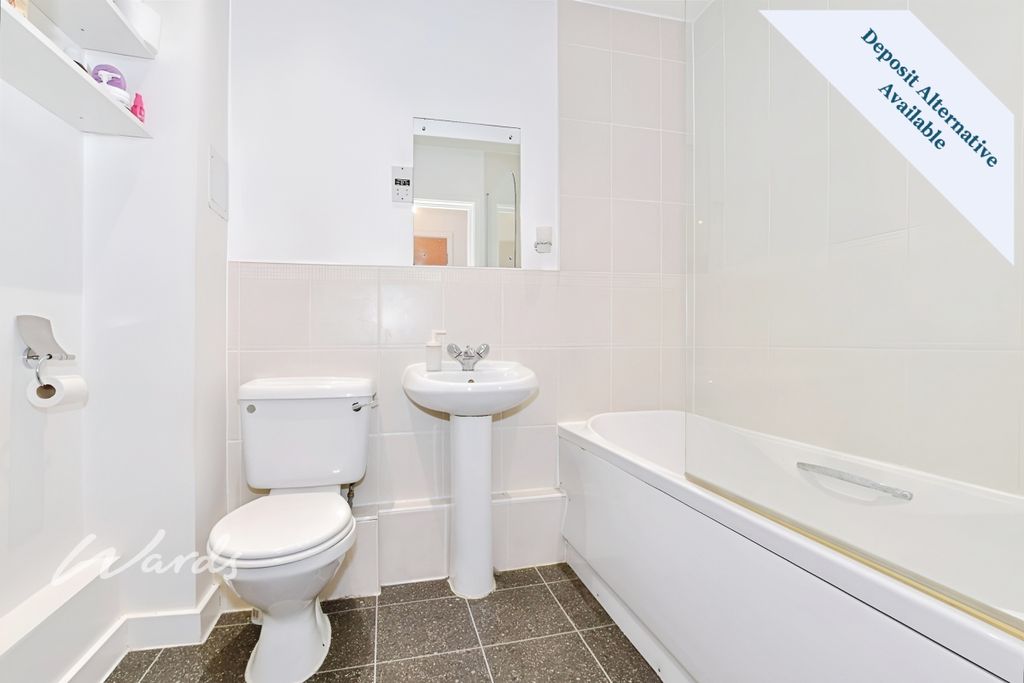 Property photo 3 of 10 Bathroom