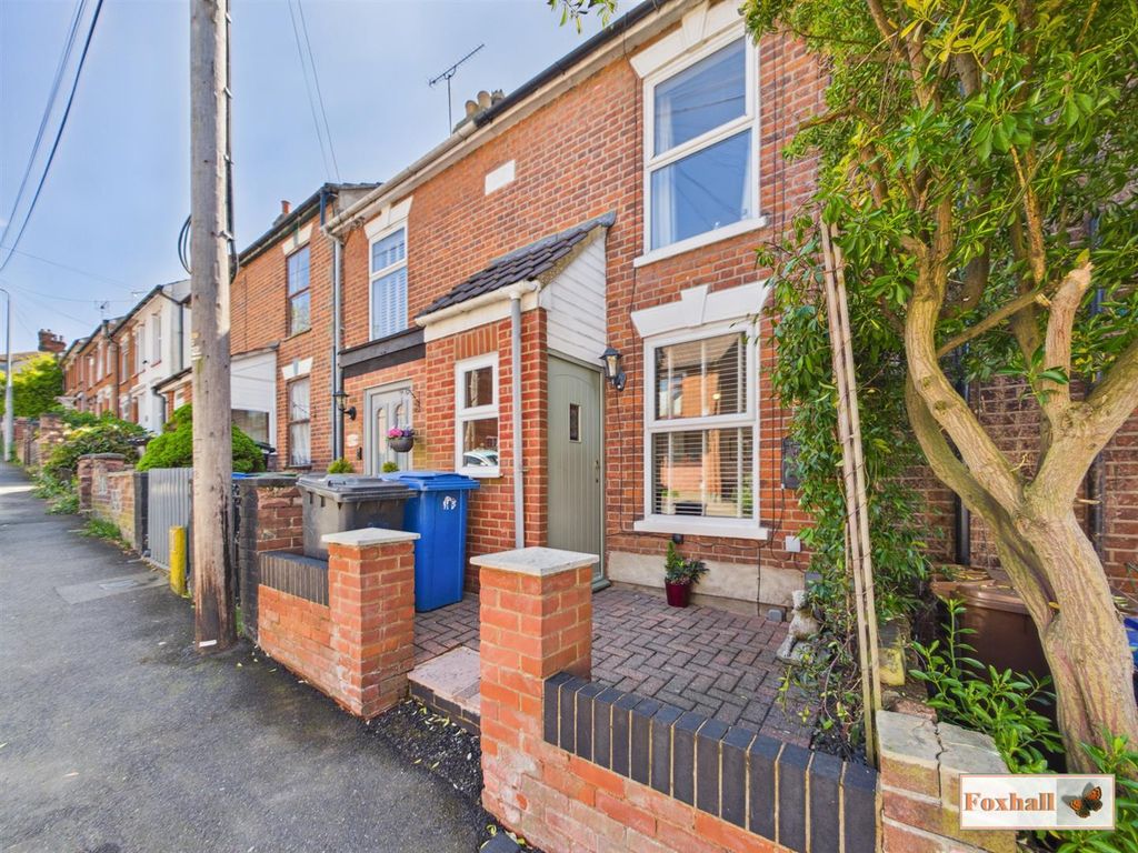 Property photo 1 of 21 Front Garden