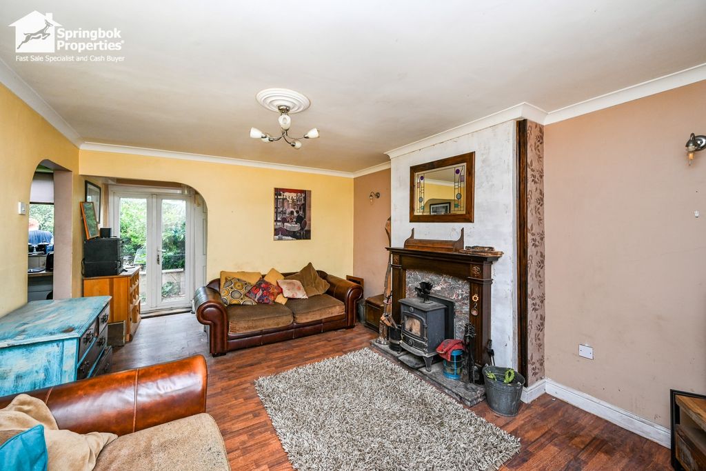 Property photo 3 of 17 Image 2