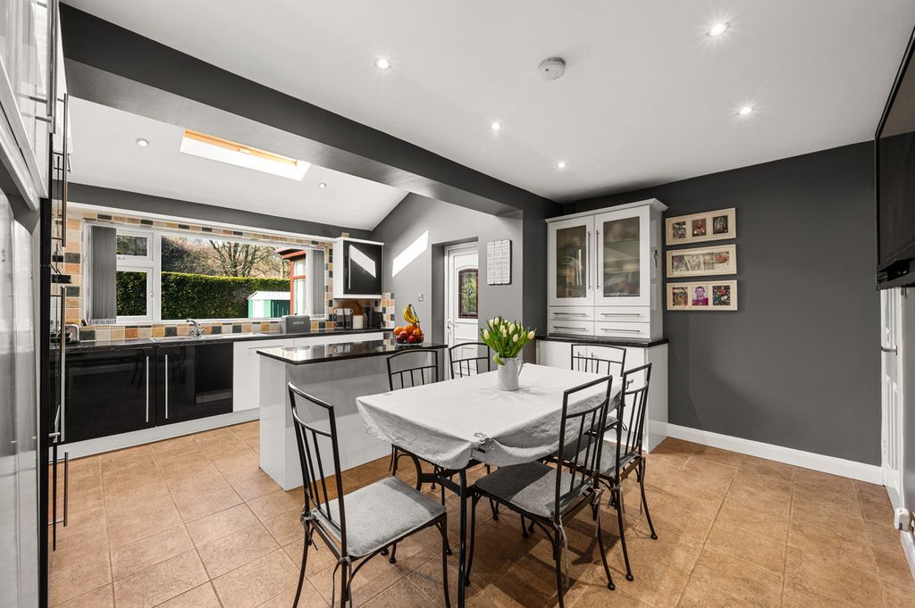 Property photo 3 of 26