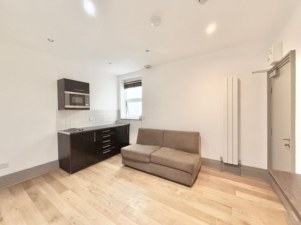 Property photo 2 of 11 Gallery