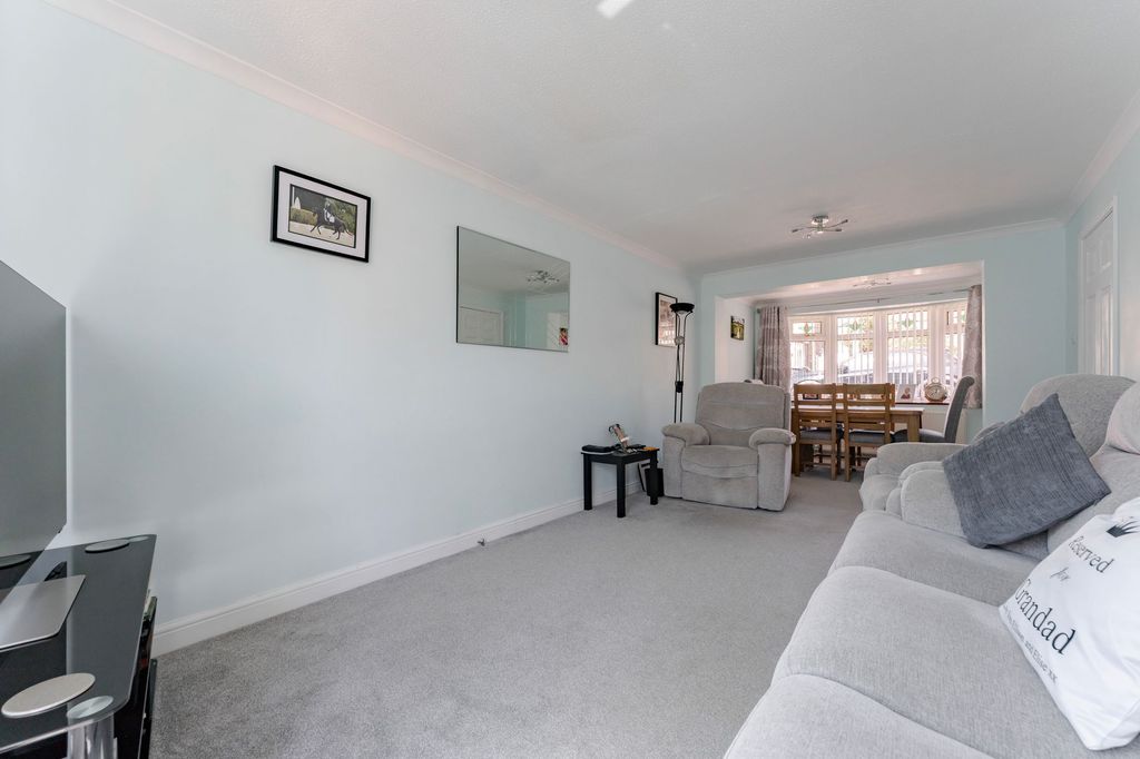 Property photo 3 of 23