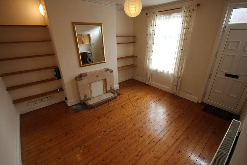 Property photo 2 of 11