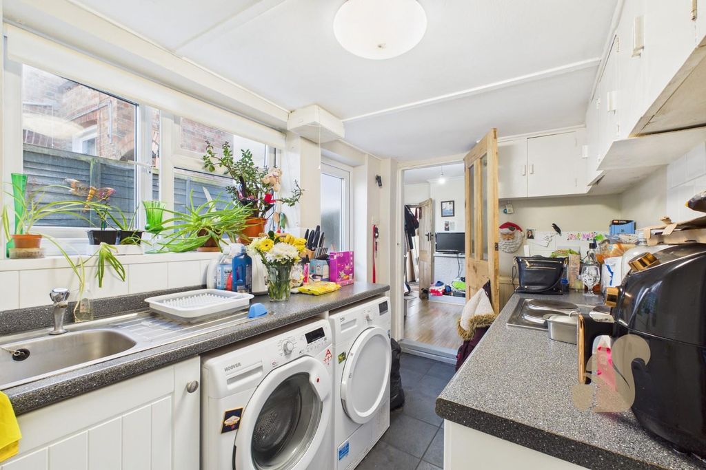 Property photo 2 of 11 Cam01659G0-Pr0608-Still006.Jpg