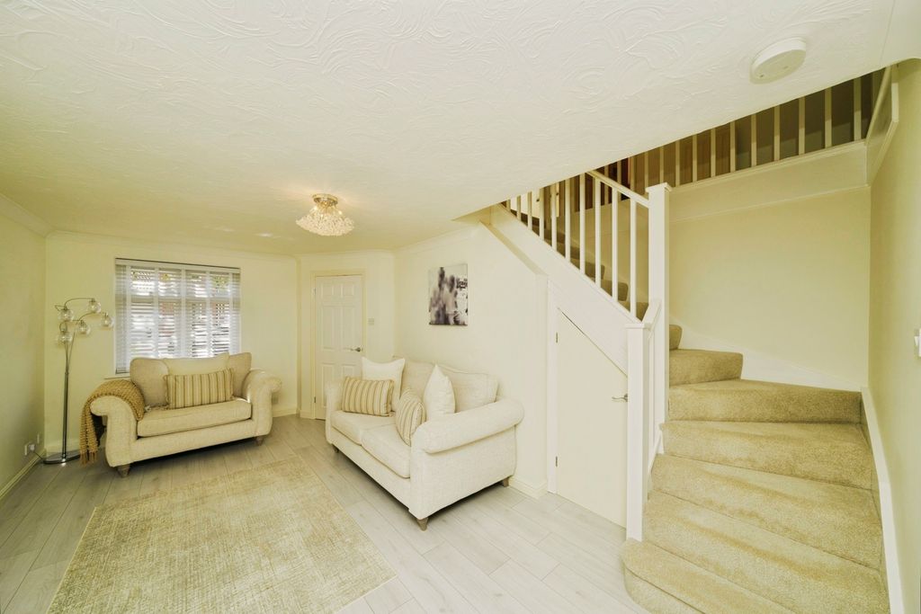 Property photo 3 of 21 Pbox-Img.Jpg