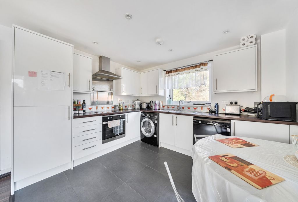 Property photo 2 of 13 1419941-13-69A6c8...