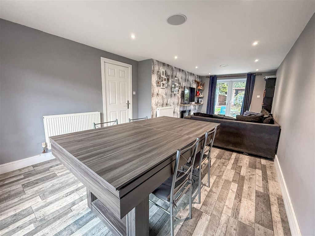 Property photo 3 of 21 Lounge/Diner