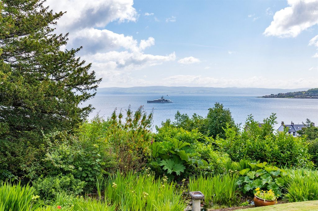 Property photo 1 of 36 Picture No. 01