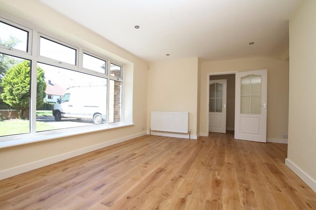 Property photo 3 of 11 Picture 3