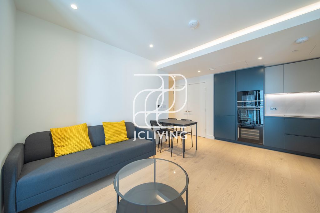 Property photo 1 of 13 Harcourt Tower, 67 Marsh Wall, London, E14