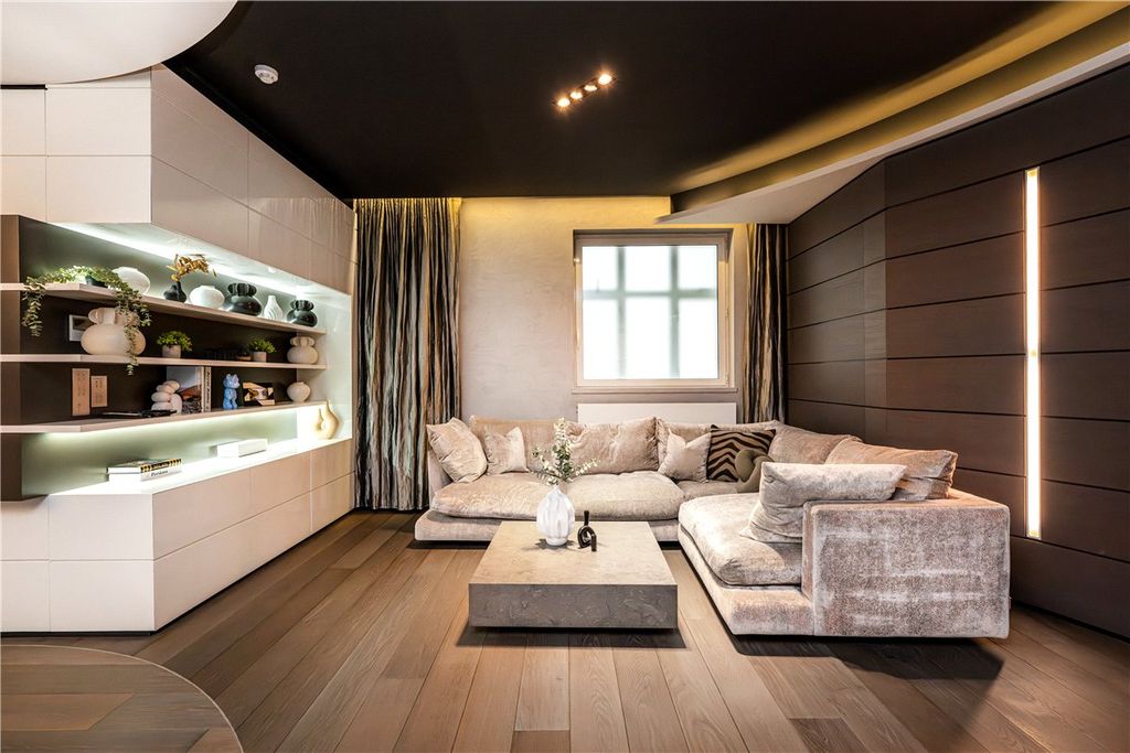 Property photo 1 of 27 Picture No. 12