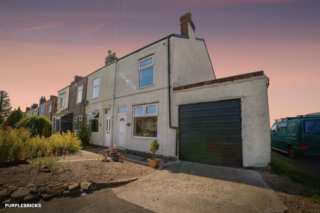 Property photo 2 of 32