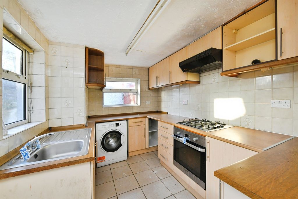 Property photo 3 of 17
