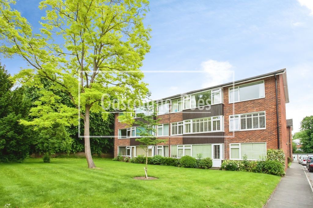 Property photo 1 of 8