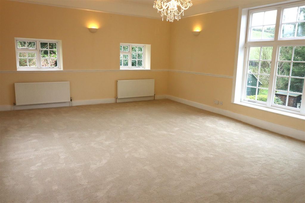 Property photo 2 of 9 Living Room.Jpg