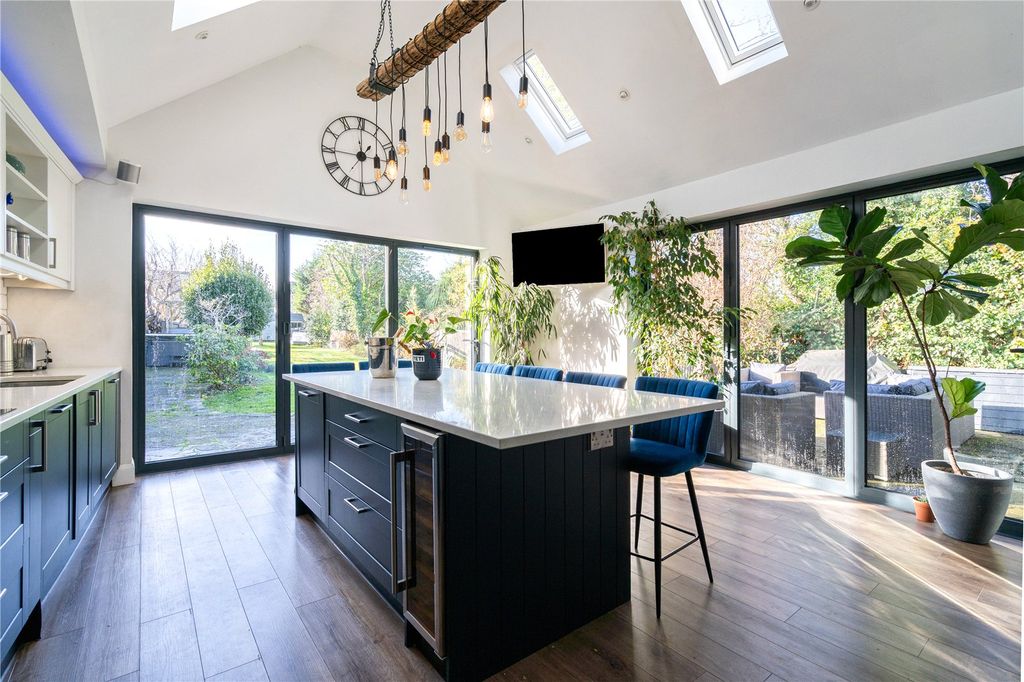 Property photo 3 of 28 Kitchen