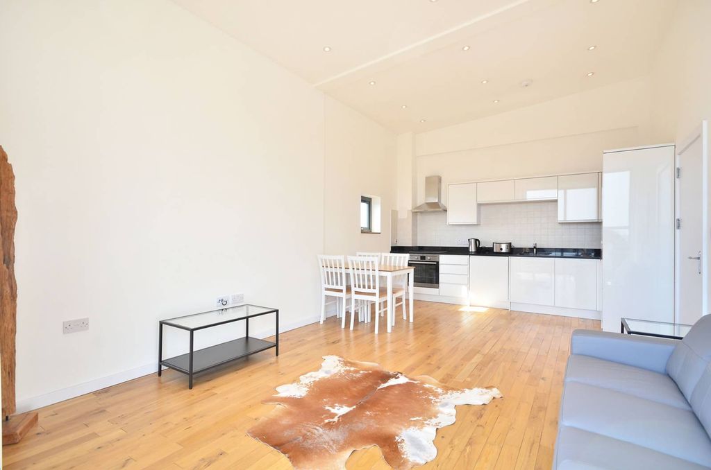 Property photo 3 of 6