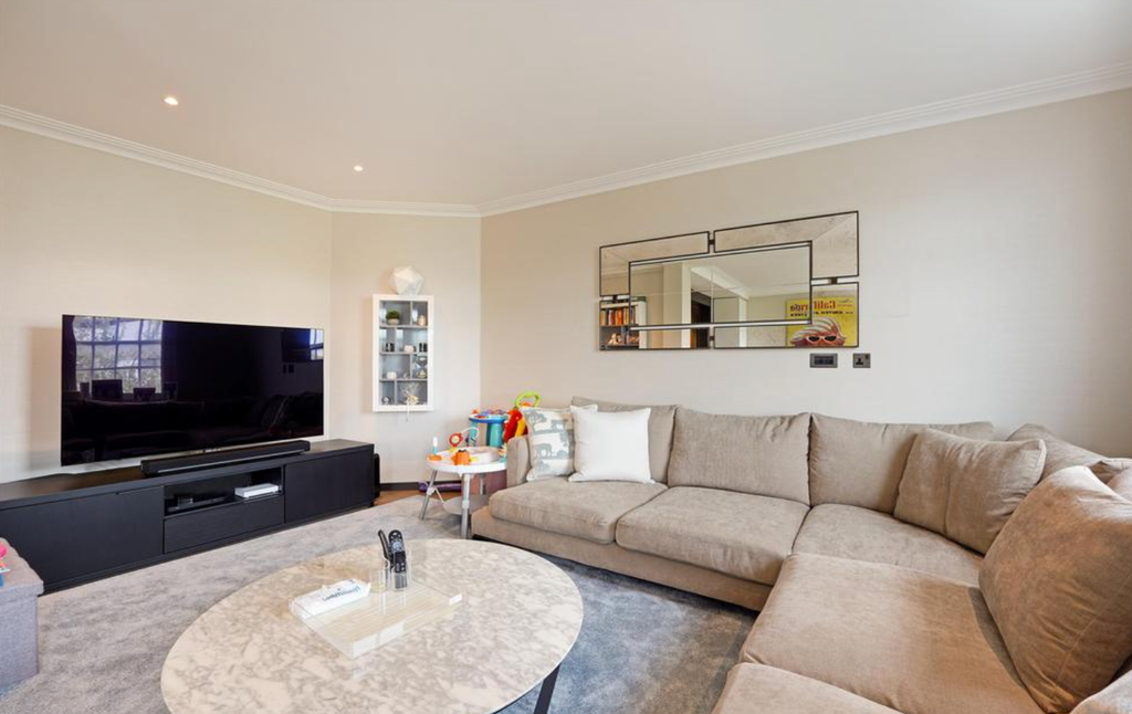 Property photo 3 of 12