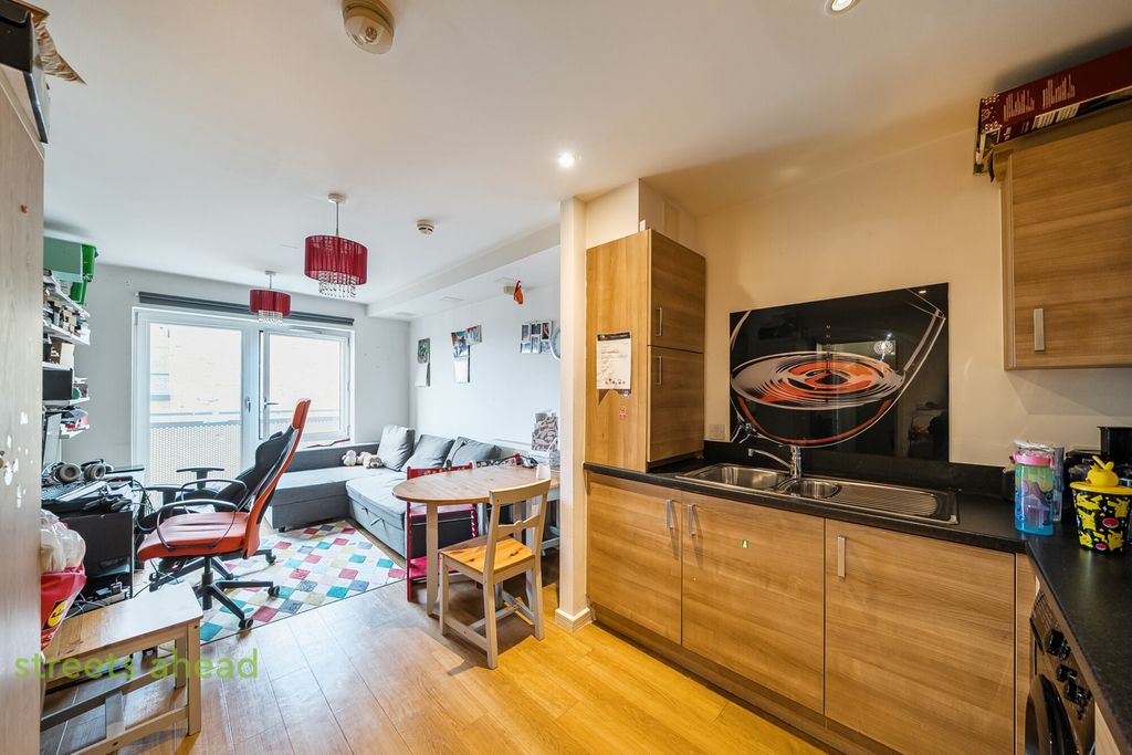 Property photo 3 of 16 56Fdb246-De38-49c...