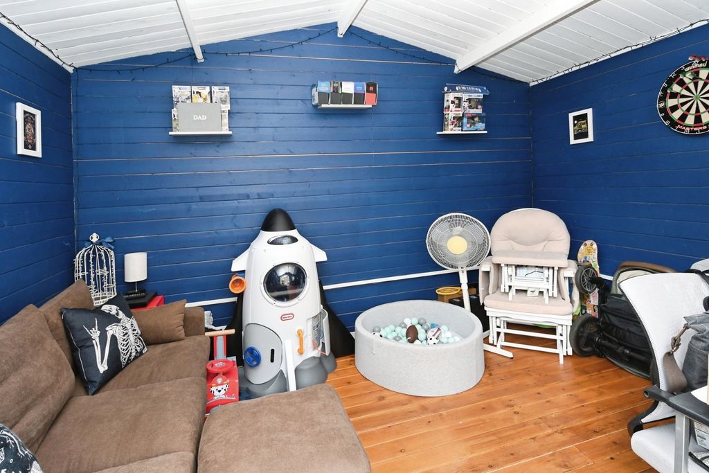 Property photo 2 of 34 Photo