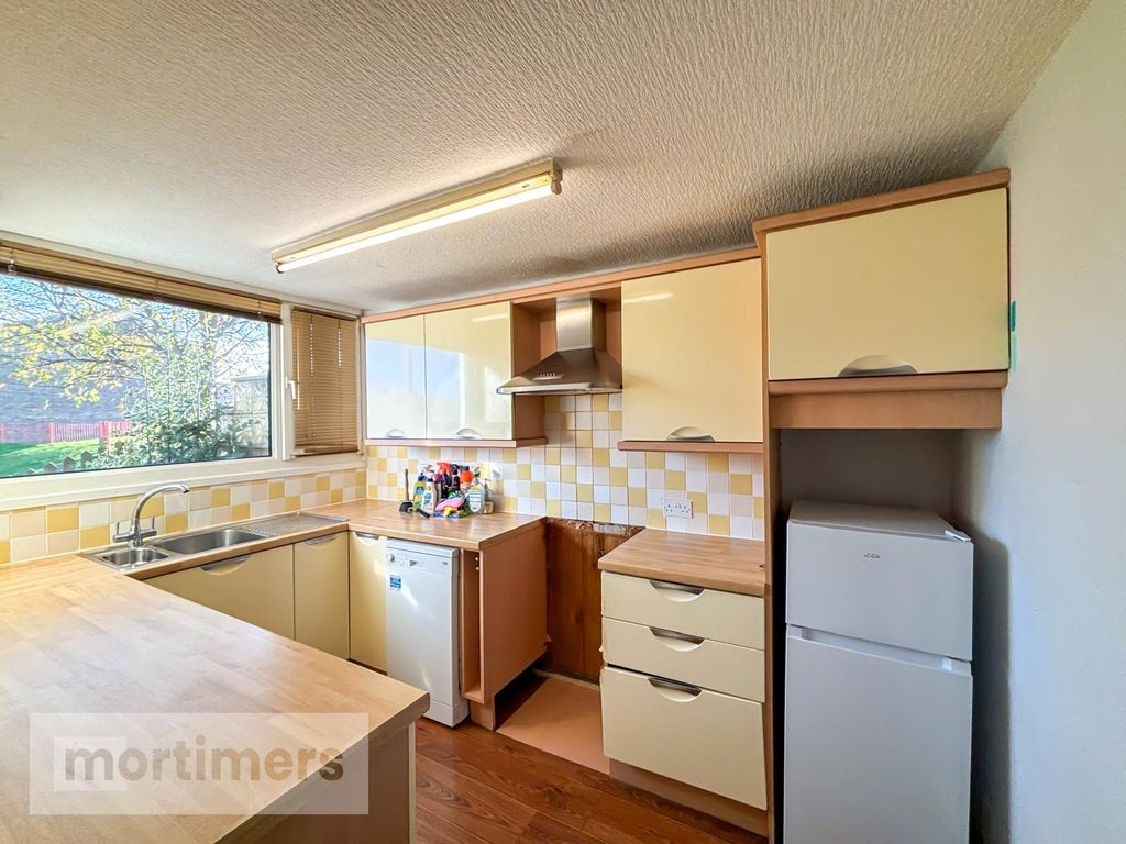 Property photo 2 of 16 Kitchen