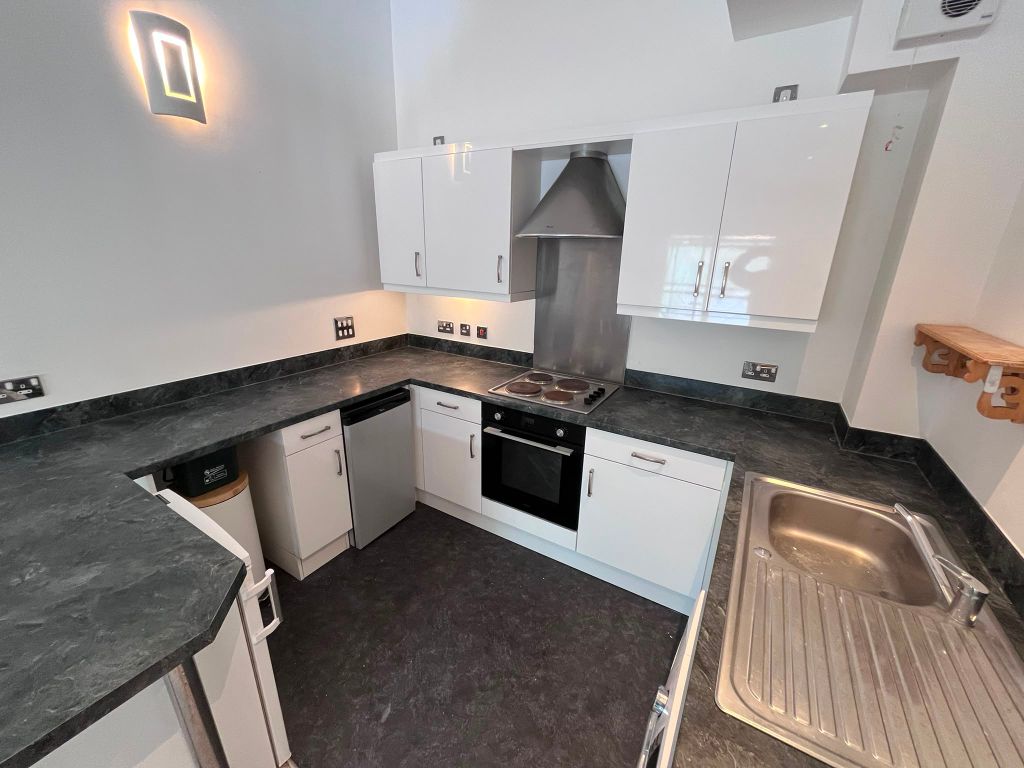 Property photo 2 of 8 Kitchen