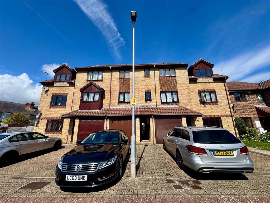 Property photo 1 of 12 Front