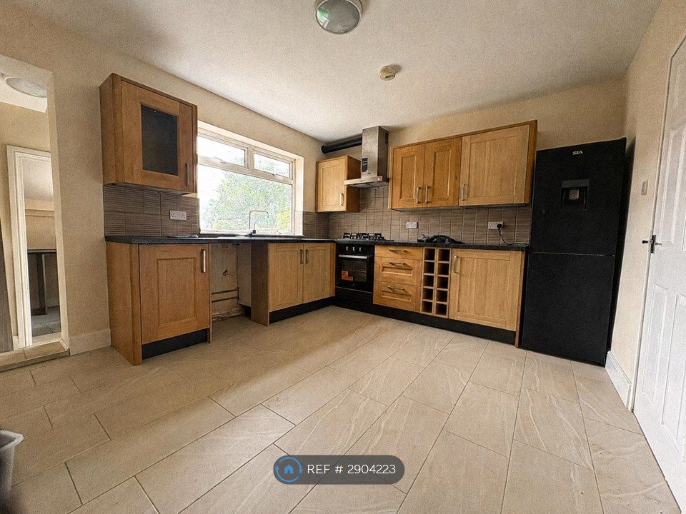 Property photo 1 of 12 Kitchen