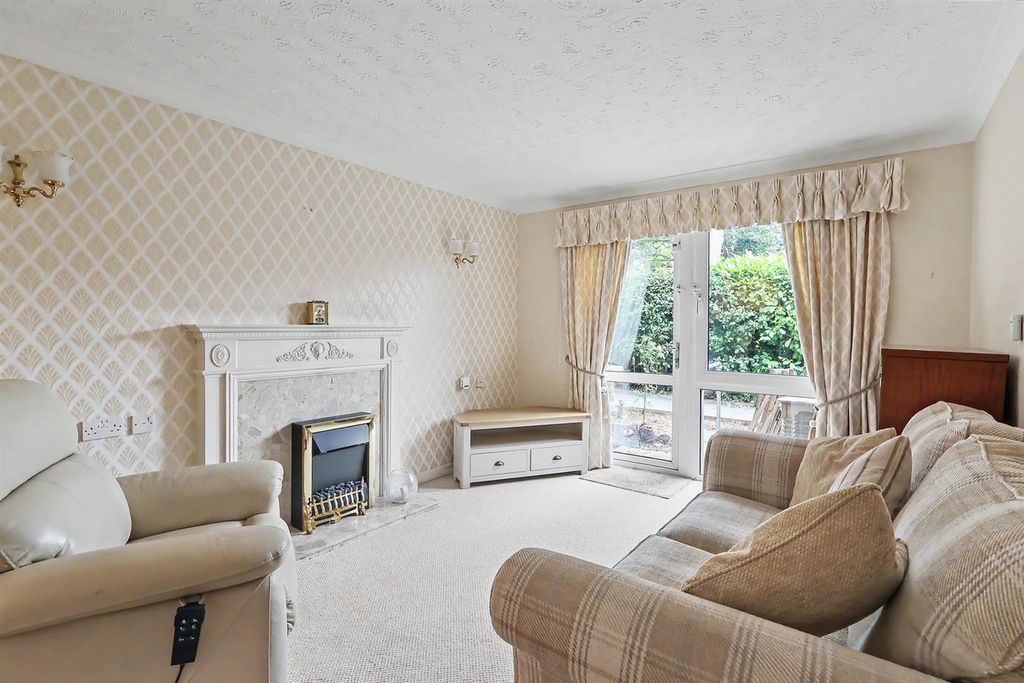 Property photo 2 of 23 Beech Court Mapperley, Nottingham, Ng3 5Pz