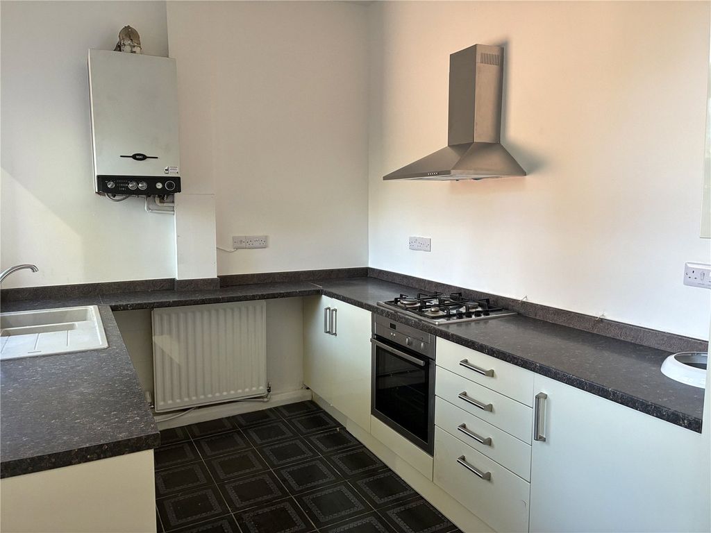 Property photo 2 of 17 Picture No. 10