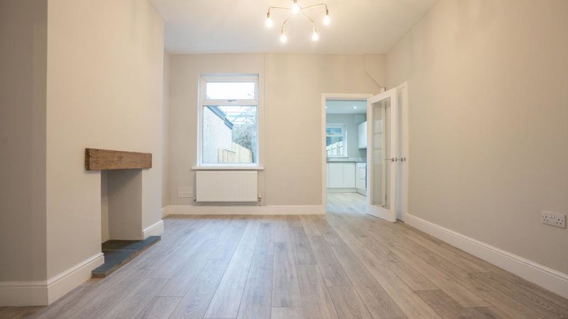 Property photo 3 of 18 Photo 6