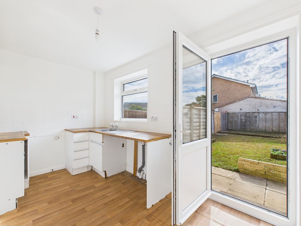 Property photo 2 of 13 Kitchen