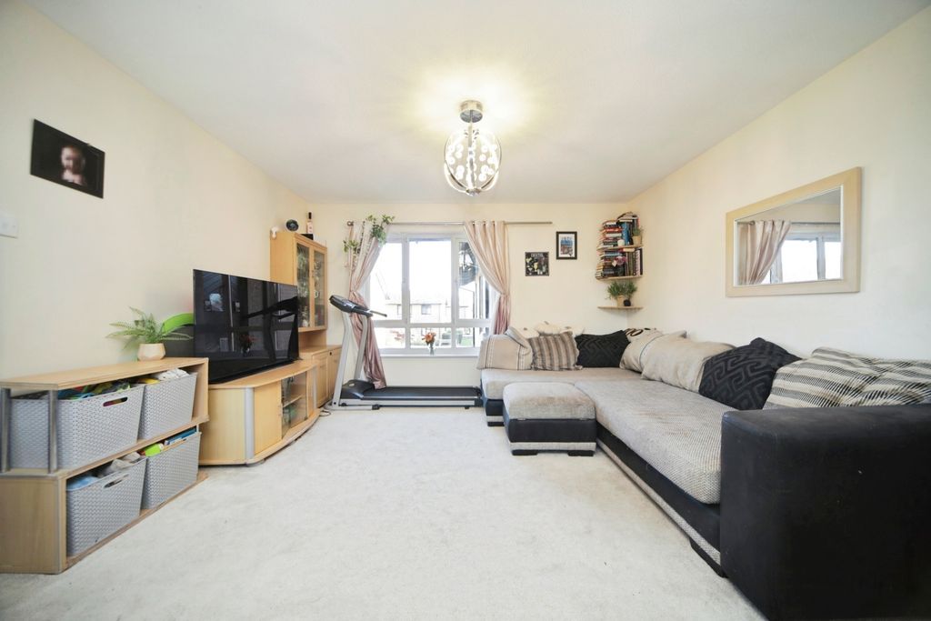 Property photo 3 of 12 Photo