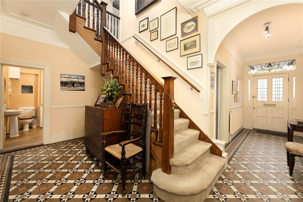 Property photo 2 of 20 Picture No. 17