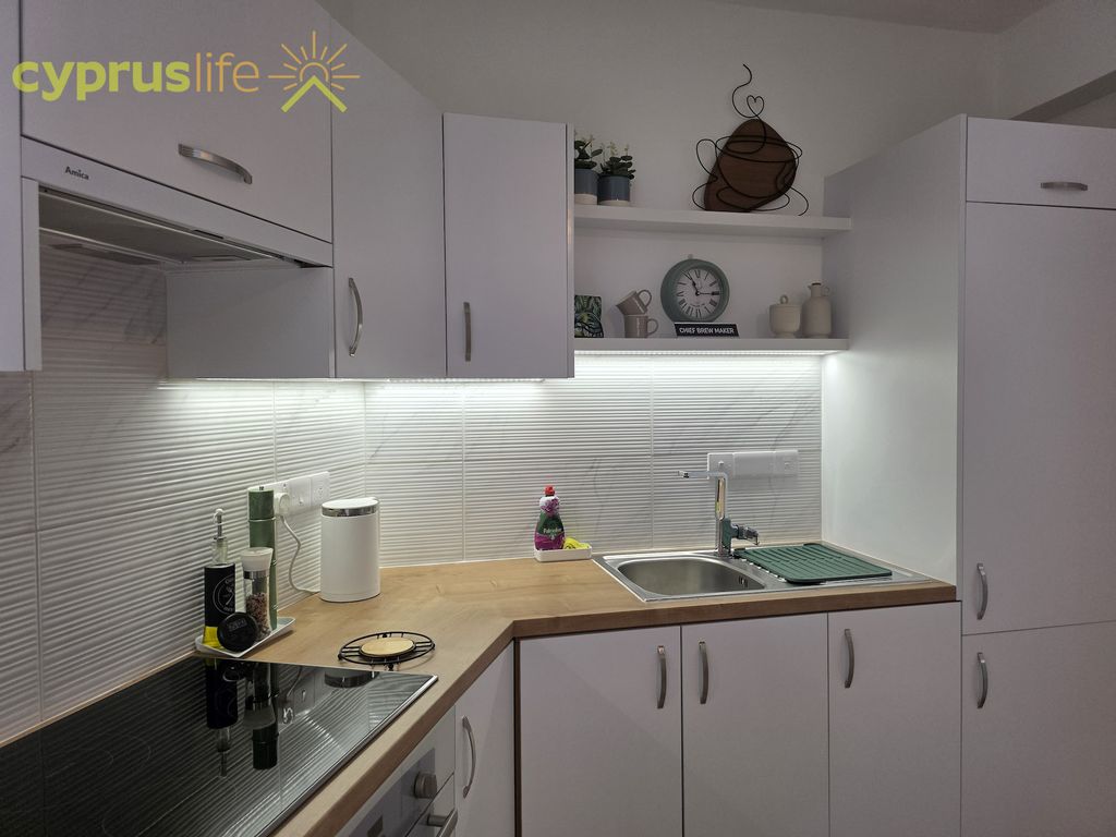 Property photo 2 of 30