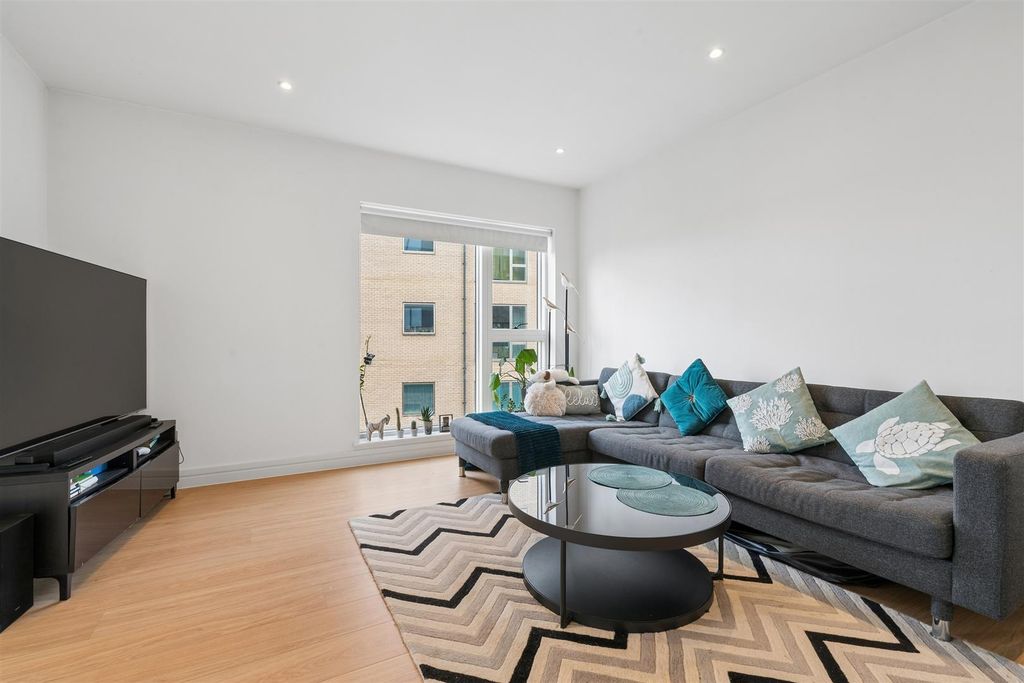 Property photo 3 of 9 30 Maraschino Apartments Reception 1.Jpg