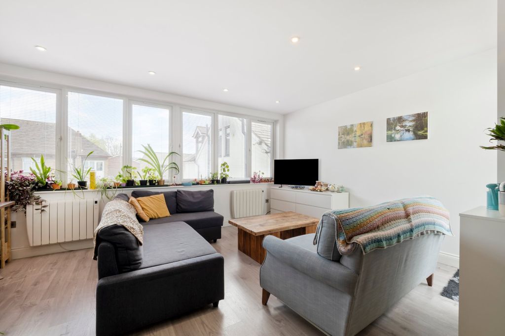 Property photo 1 of 17 Picture No. 02