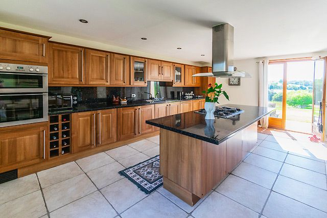 Property photo 2 of 30