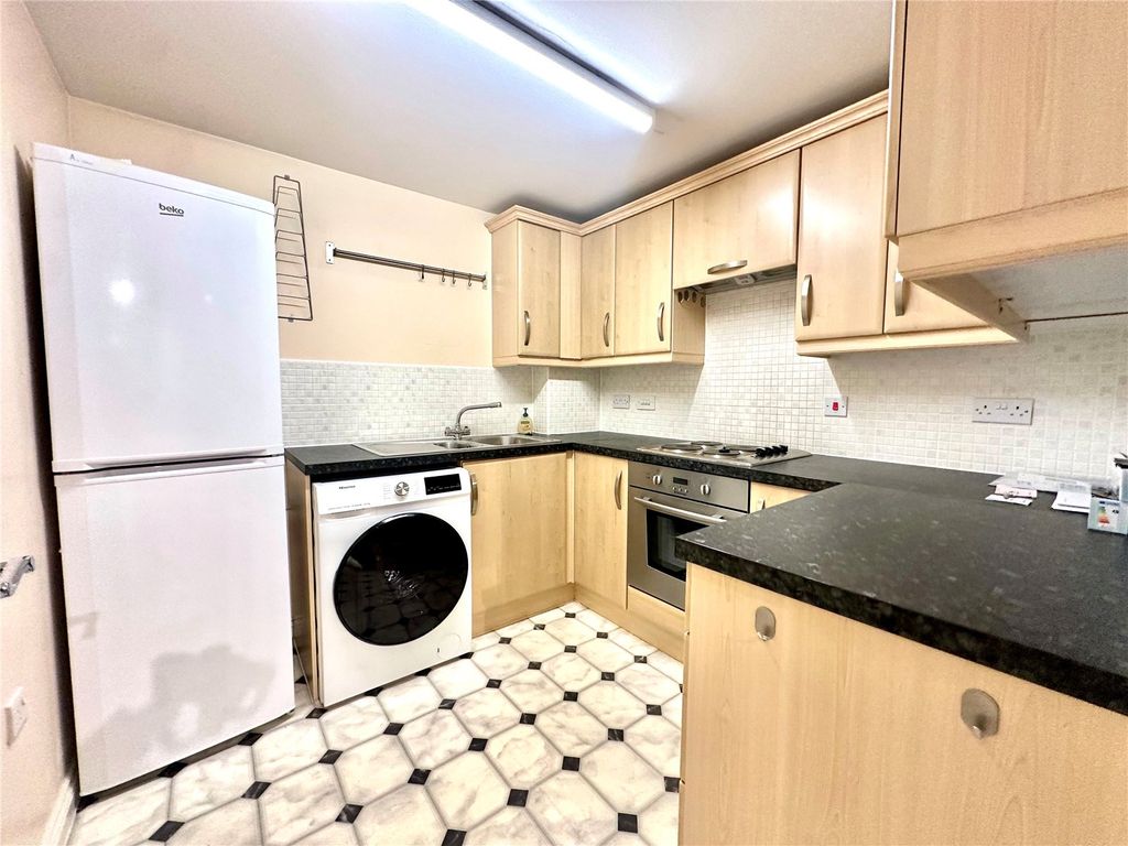 Property photo 3 of 11 Picture No. 23