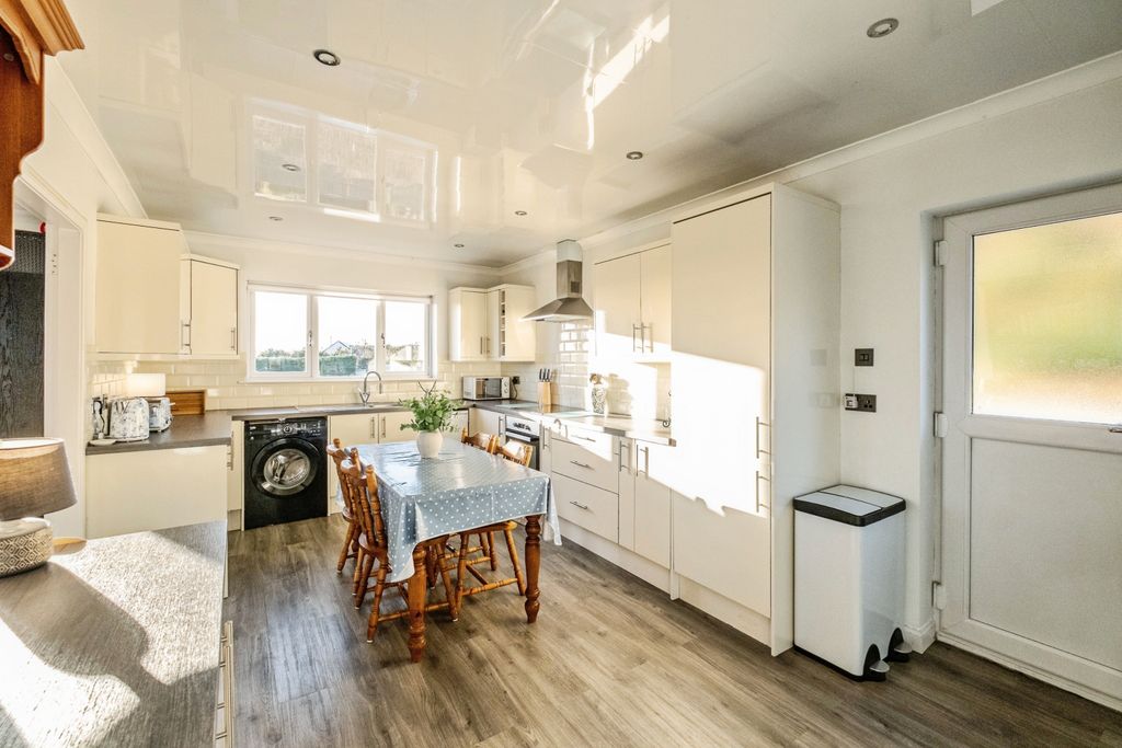 Property photo 3 of 18 Photo #3